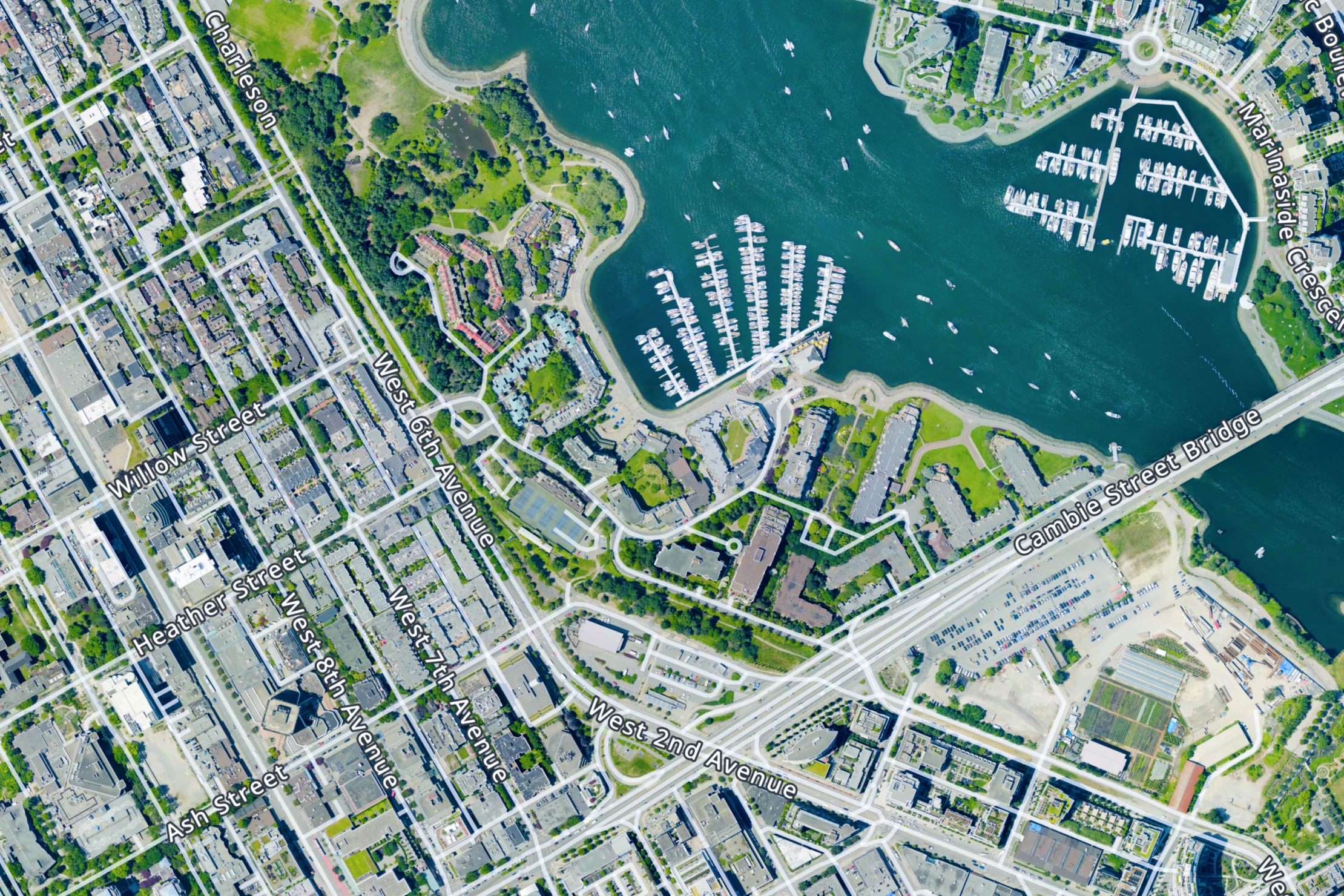 MapTiler image satellite-maps-top-section.webp